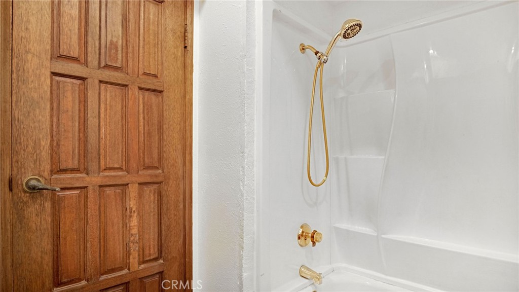 9817 Sun Valley Dr Property Photo 29