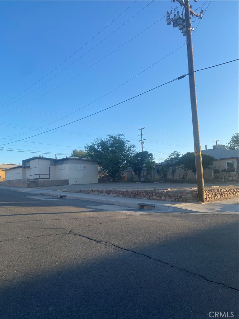 200 S 1st Property Photo 4
