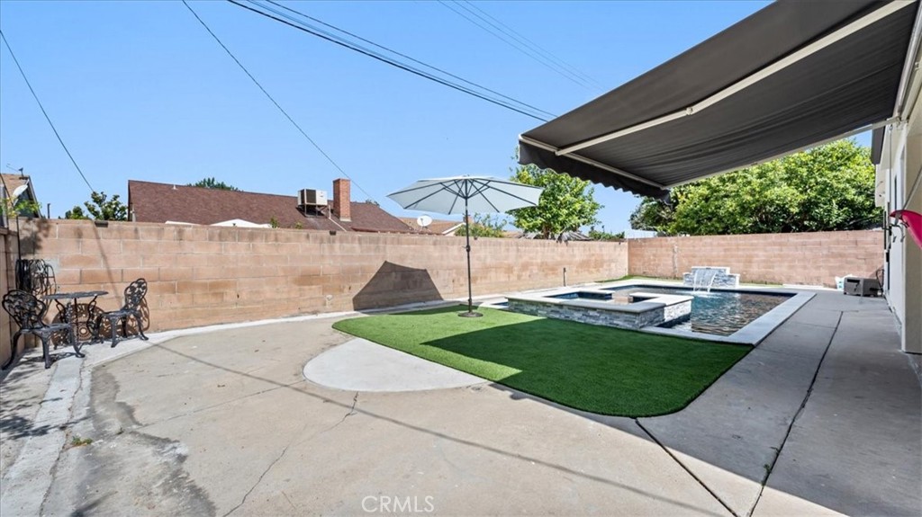 8109 Greenbush Avenue Property Photo 18