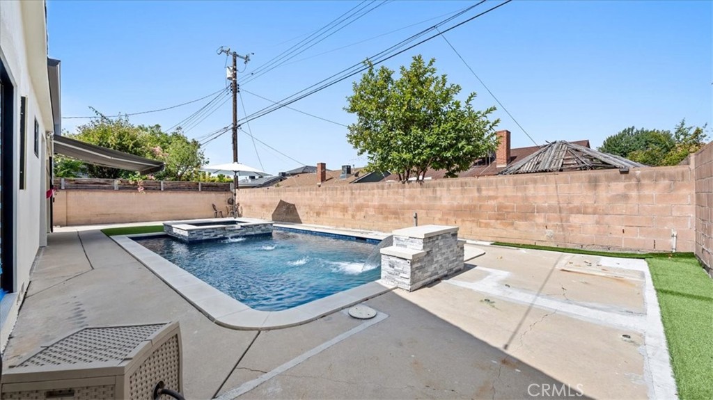 8109 Greenbush Avenue Property Photo 20