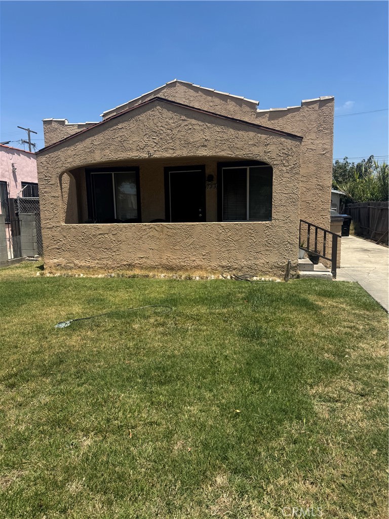 723 104th Place Property Photo 1
