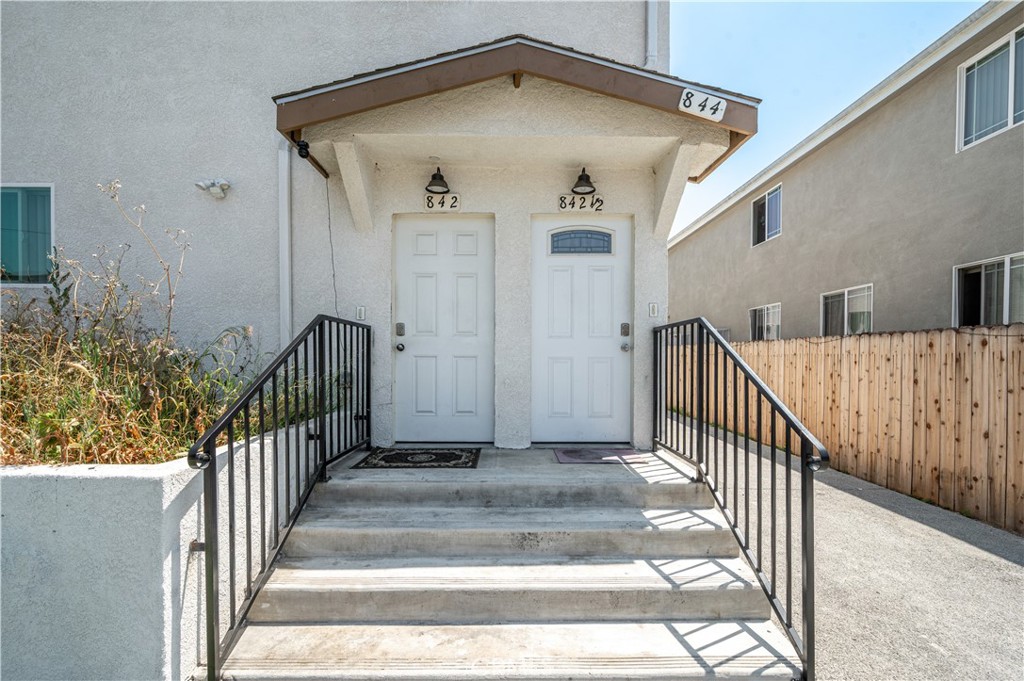 844 W 78th Street Property Photo 2