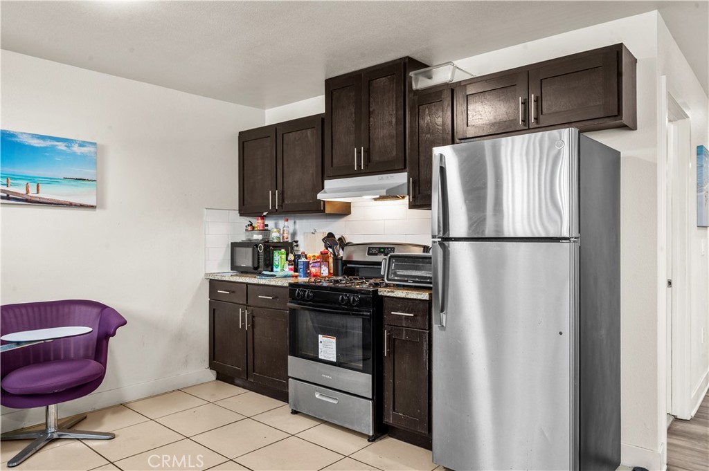 844 W 78th Street Property Photo 7