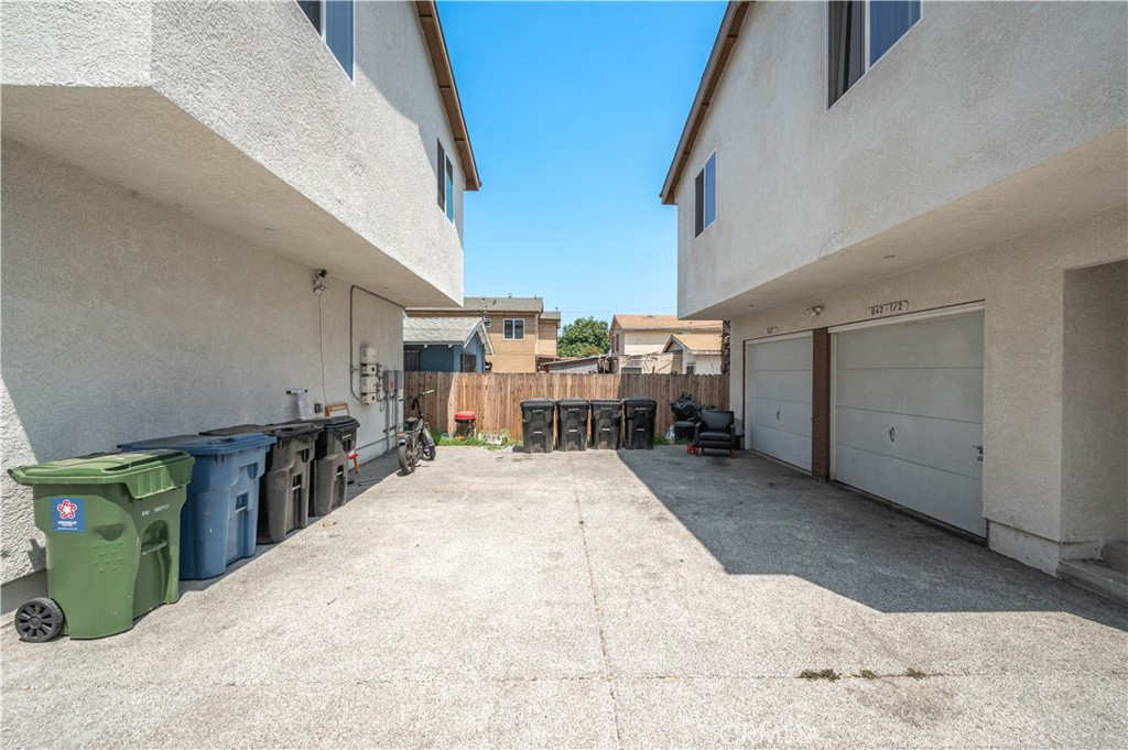 844 W 78th Street Property Photo 16