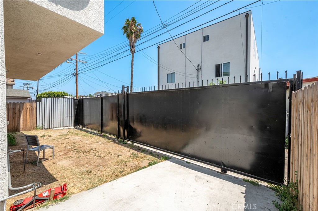 844 W 78th Street Property Photo 19