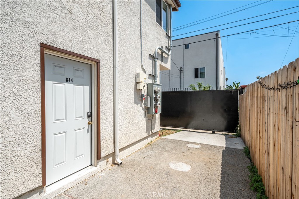 844 W 78th Street Property Photo 20