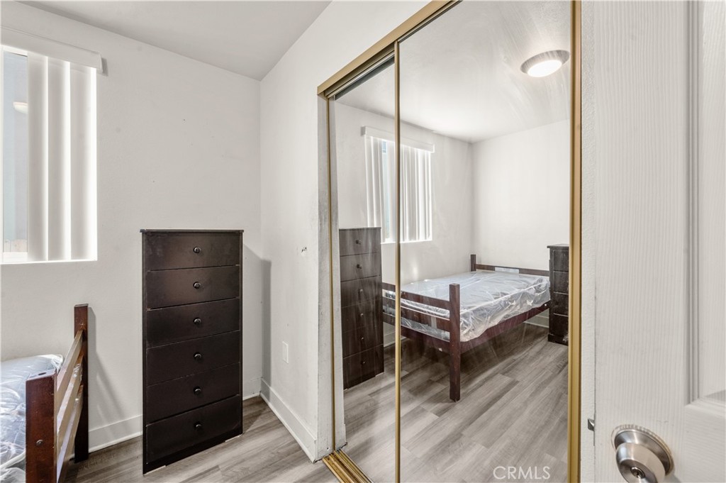 844 W 78th Street Property Photo 39