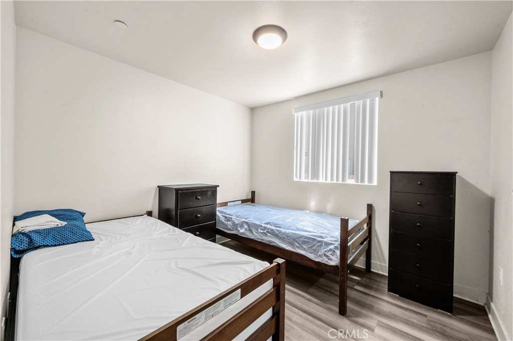 844 W 78th Street Property Photo 40