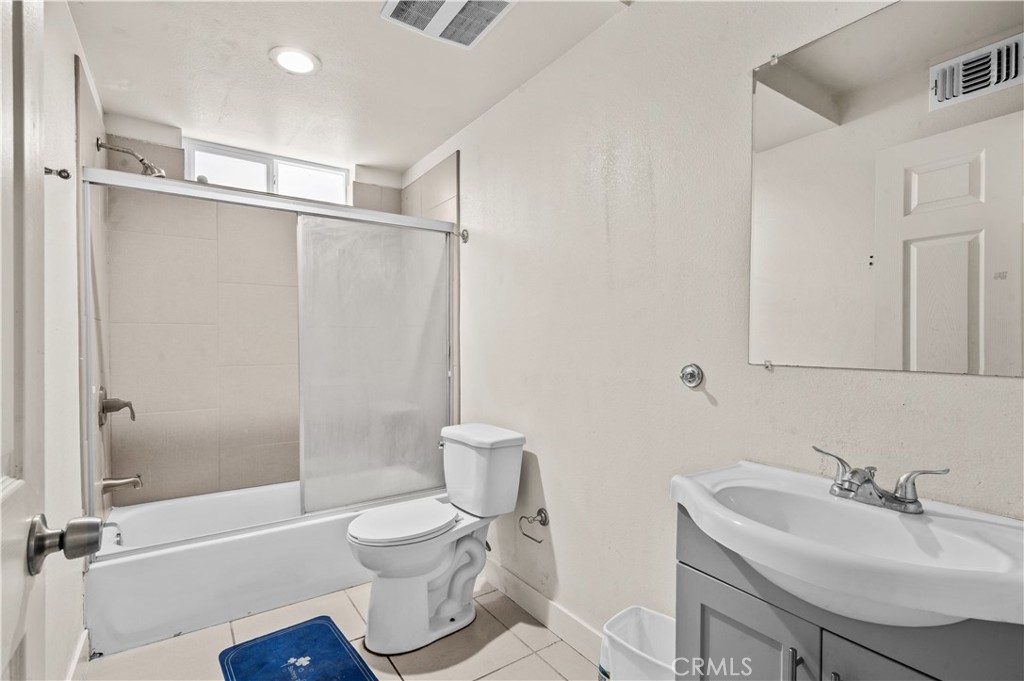 844 W 78th Street Property Photo 41