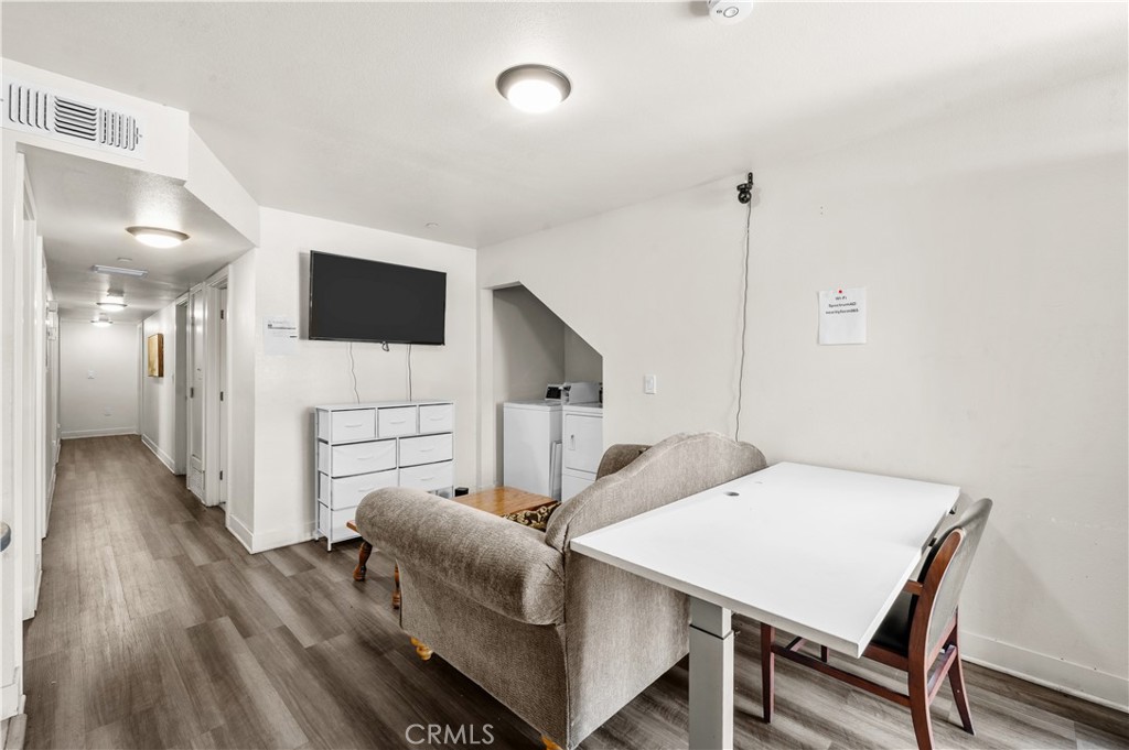 844 W 78th Street Property Photo 43