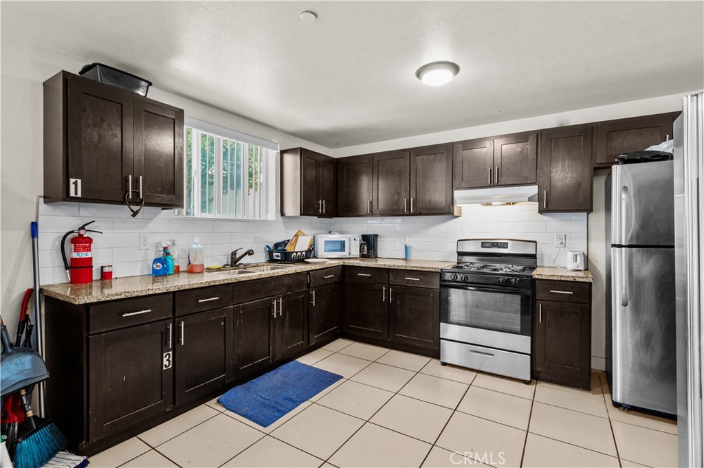 844 W 78th Street Property Photo 44