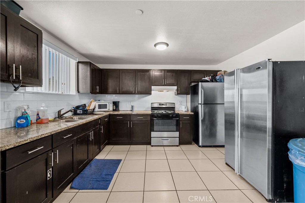 844 W 78th Street Property Photo 45