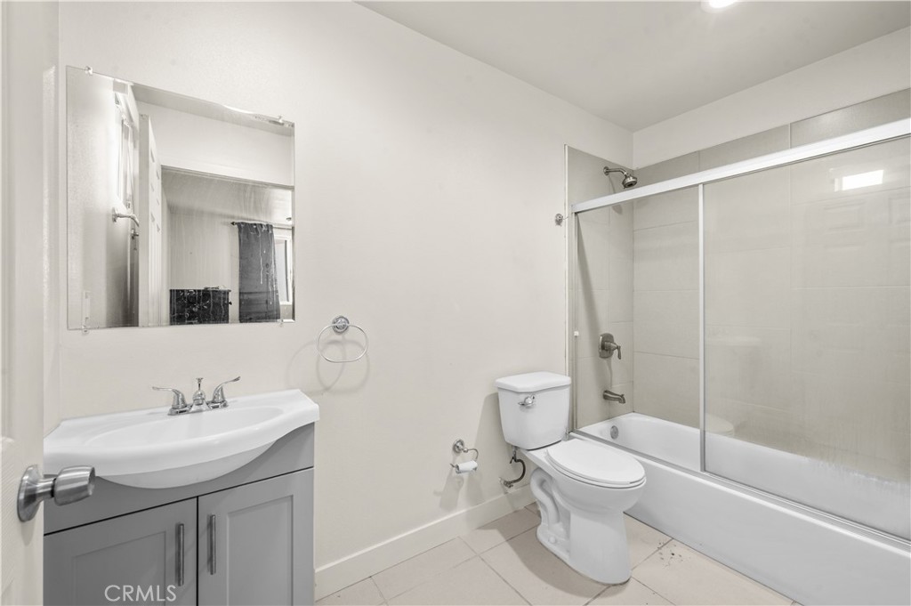 844 W 78th Street Property Photo 47