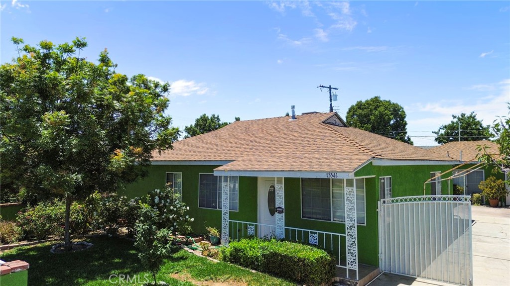 13541 Crossdale Property Photo 3