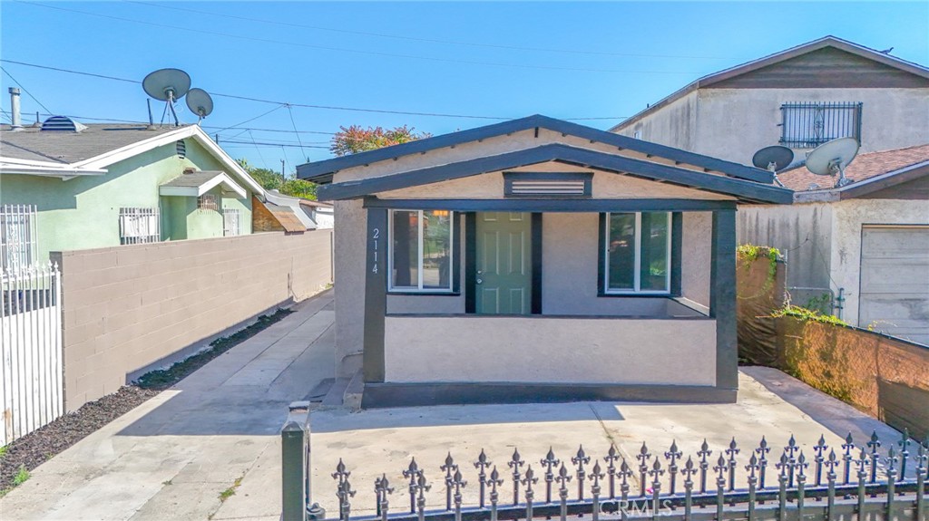 2114 E Knopf Property Photo 4