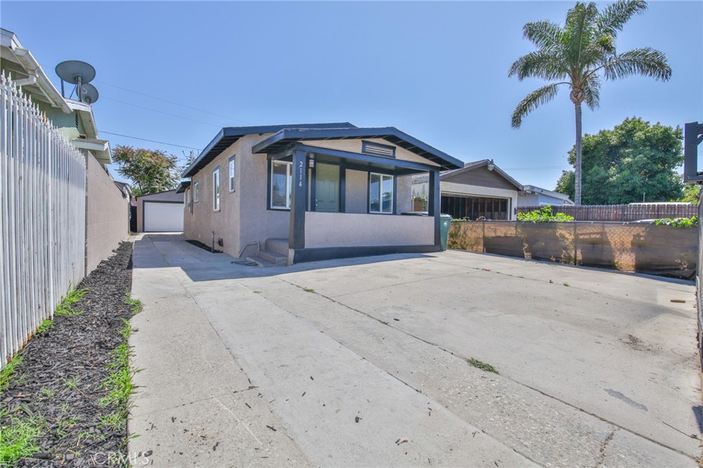 2114 E Knopf Property Photo 6