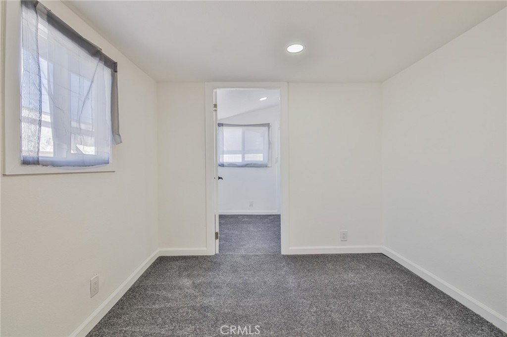 2114 E Knopf Property Photo 17