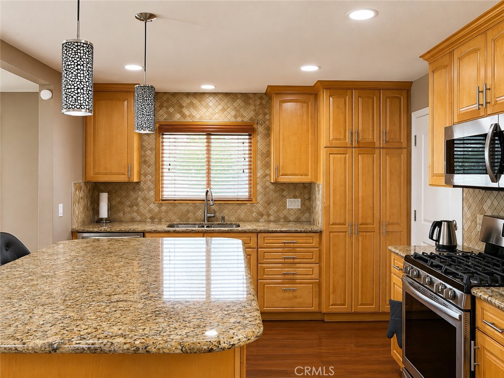811 E Saint James Avenue Property Photo 6