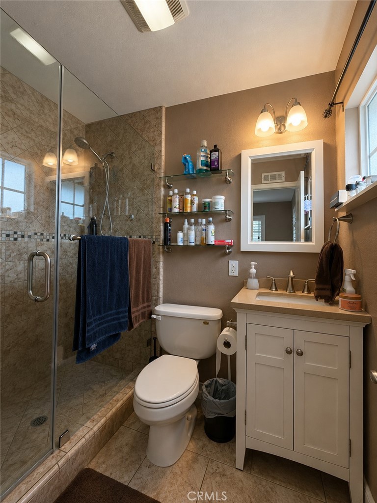 811 E Saint James Avenue Property Photo 9