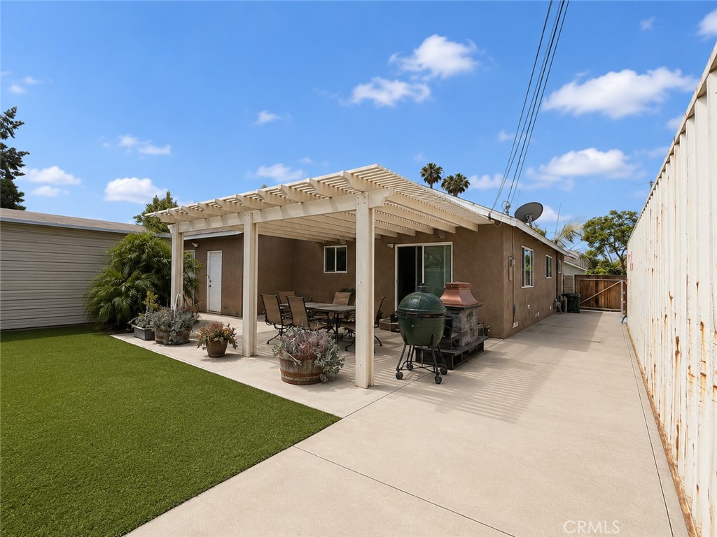 811 E Saint James Avenue Property Photo 14