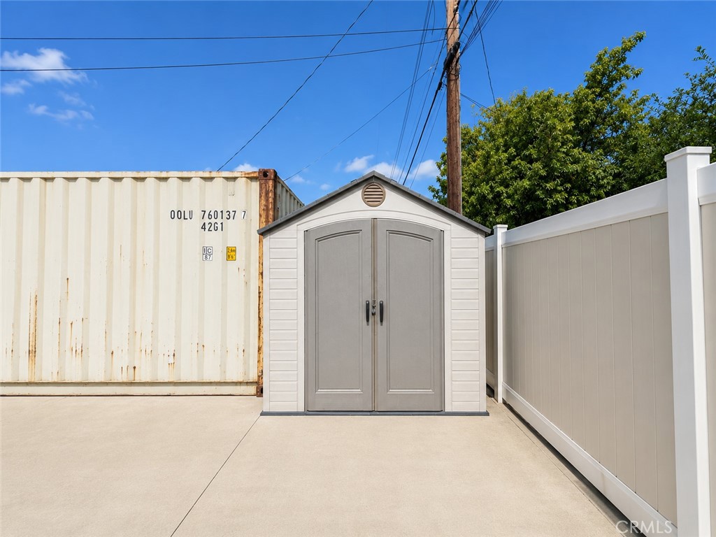 811 E Saint James Avenue Property Photo 15