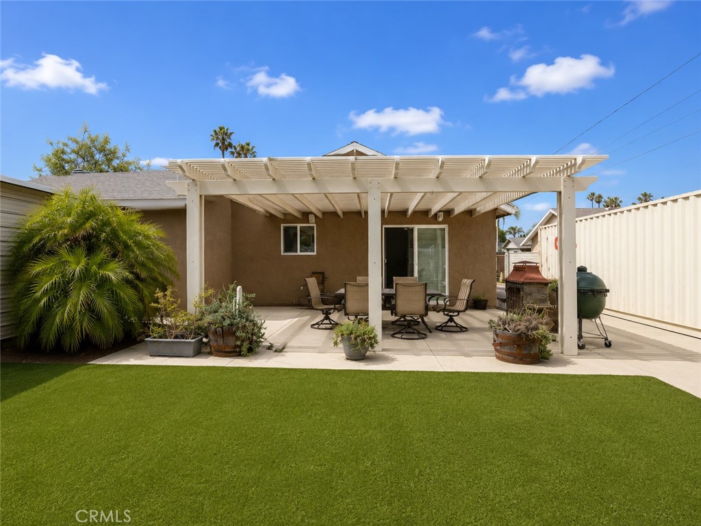 811 E Saint James Avenue Property Photo 16