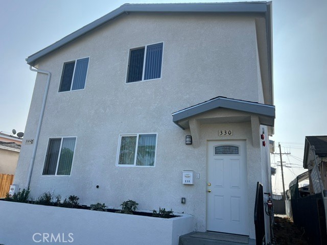 330 1/2 E 99th Property Photo 2