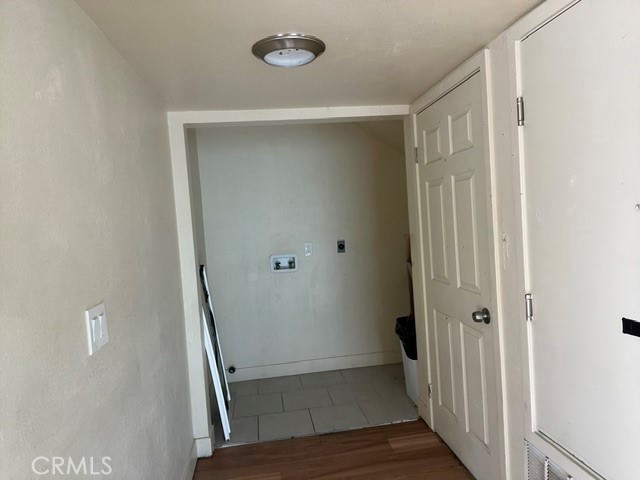 330 1/2 E 99th Property Photo 13