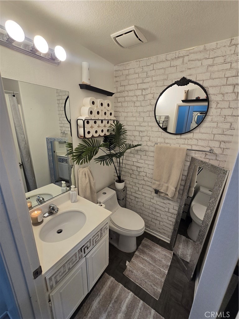 13736 Lark Court Property Photo 10