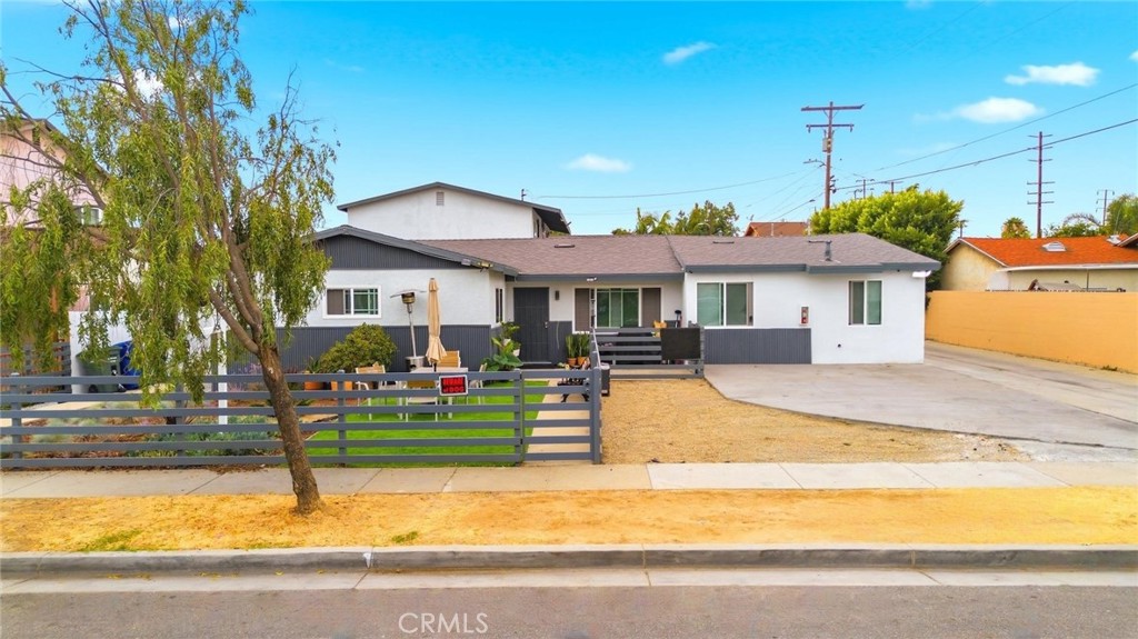 6221 Corona Property Photo 3