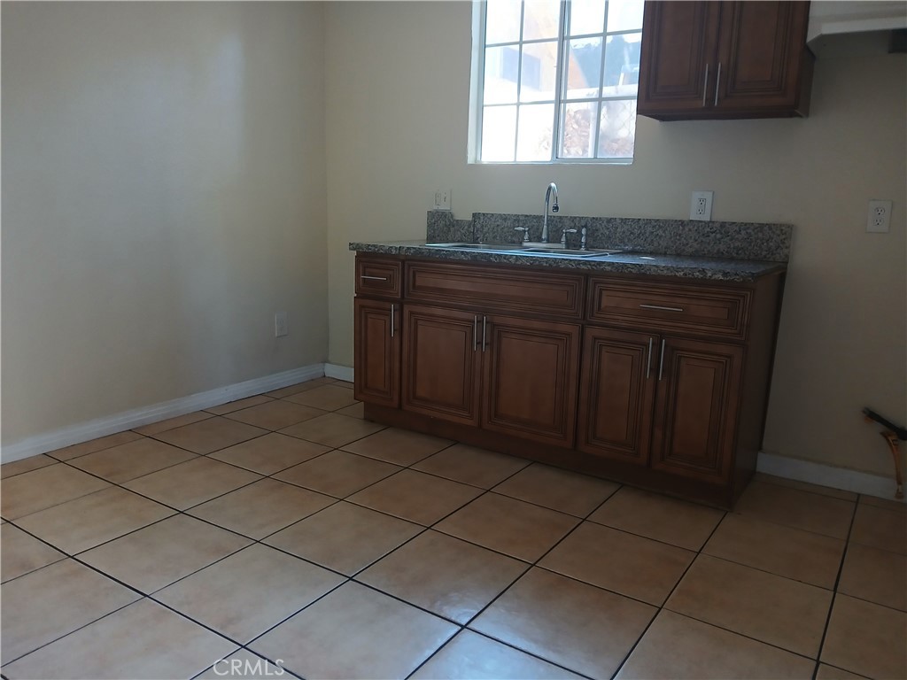 1060 W 51st Property Photo 11