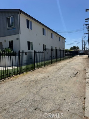 118 E 107th Property Photo 2