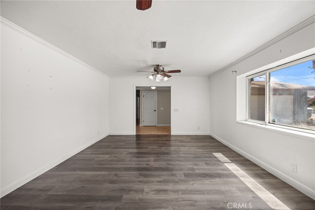 10937 Desert Sand Avenue Property Photo 8
