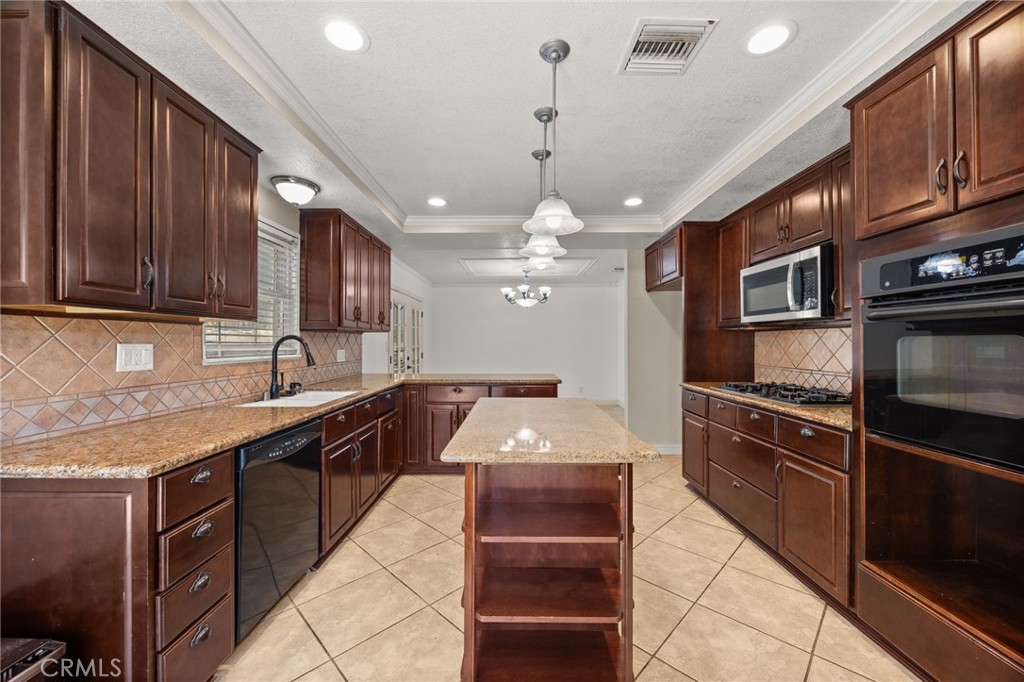 10937 Desert Sand Avenue Property Photo 11