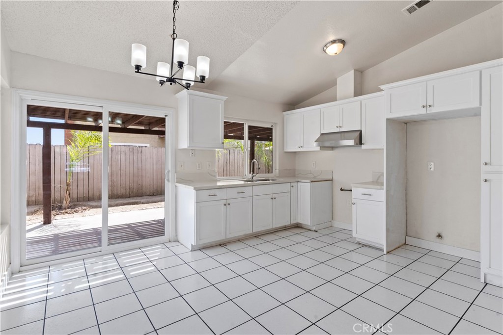 1529 Apple Creek Property Photo 6