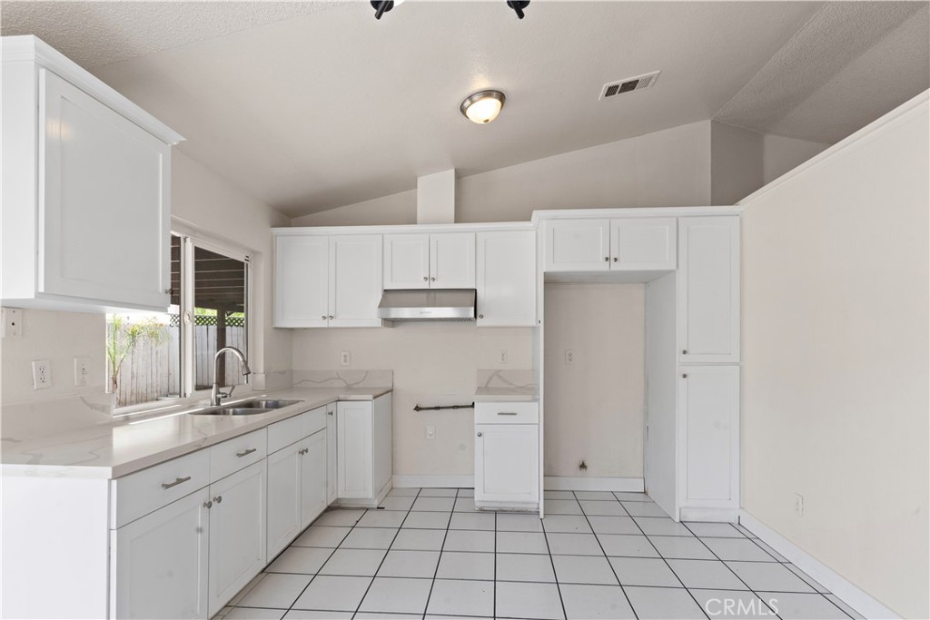 1529 Apple Creek Property Photo 7