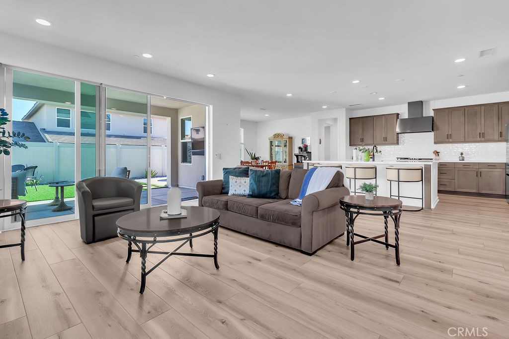 18100 Tableau Property Photo 12