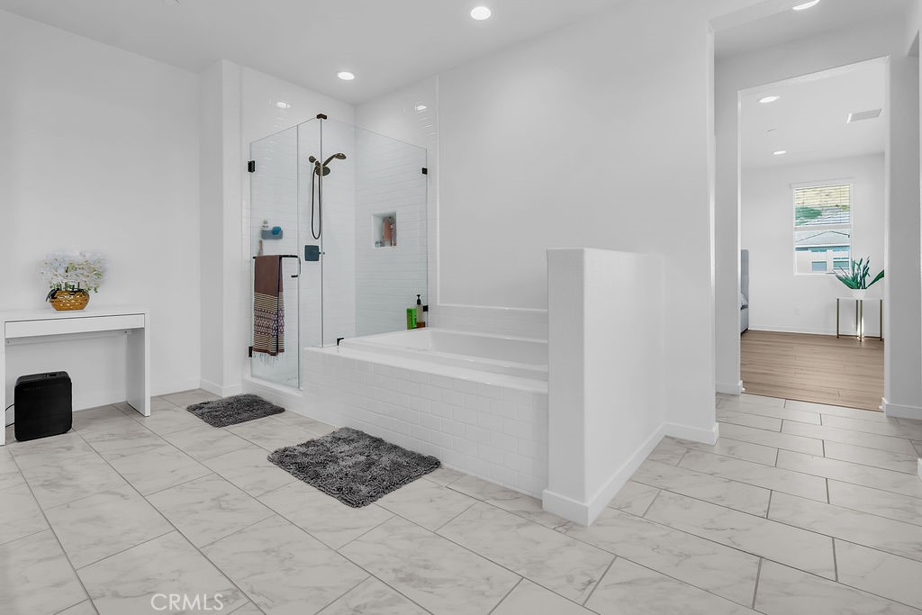 18100 Tableau Property Photo 29