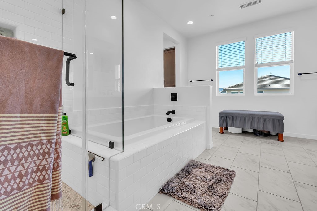 18100 Tableau Property Photo 30