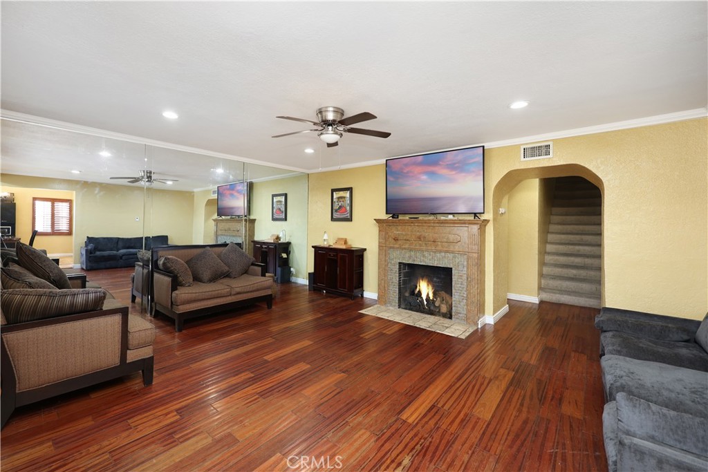 7802 Adwen Property Photo 4