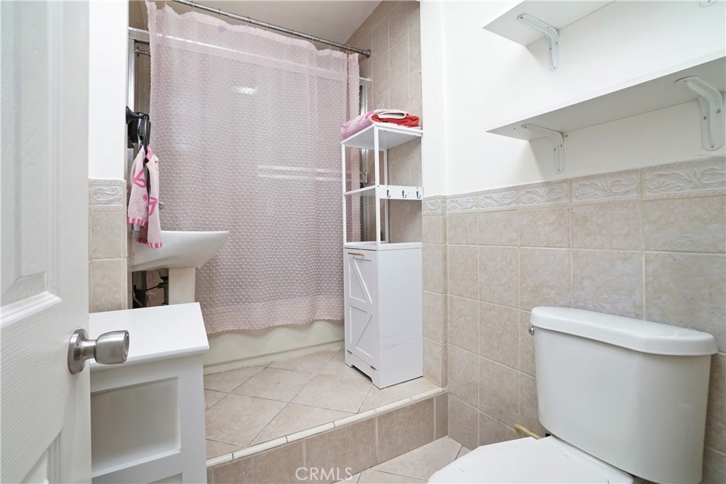 7802 Adwen Property Photo 12