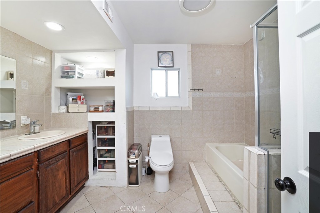 7802 Adwen Property Photo 15