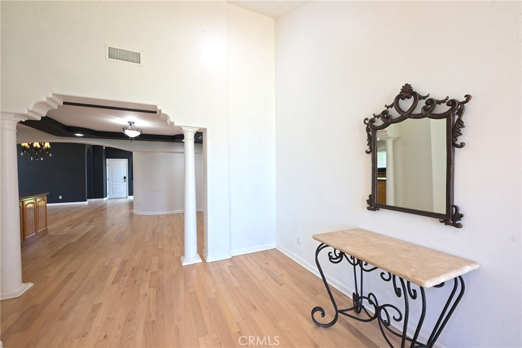 9457 Gotham Property Photo 6
