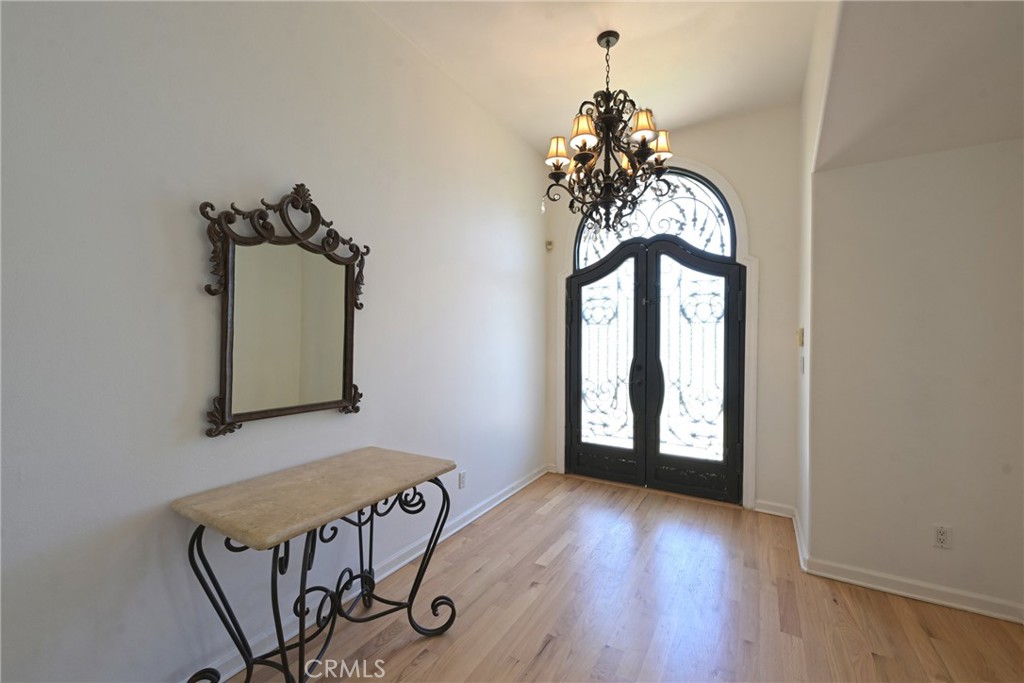 9457 Gotham Property Photo 7