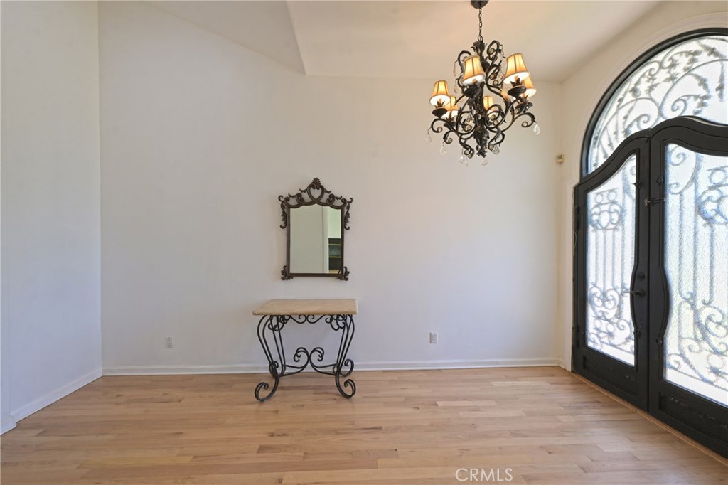 9457 Gotham Property Photo 9