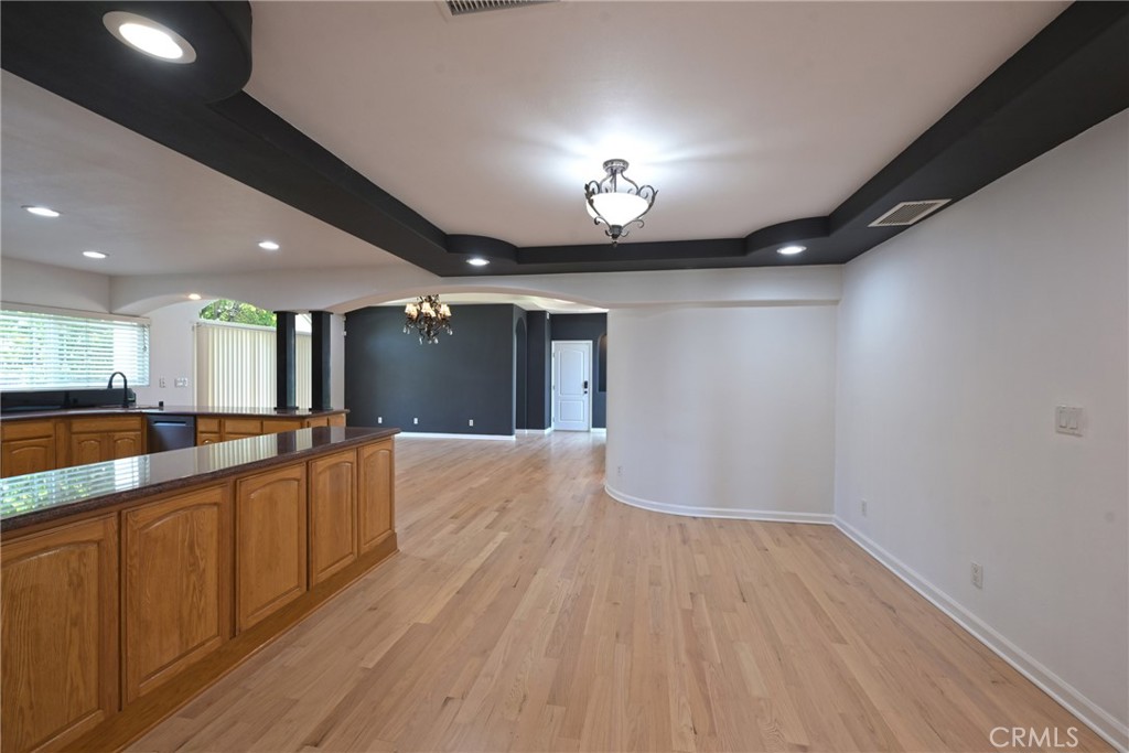 9457 Gotham Property Photo 11
