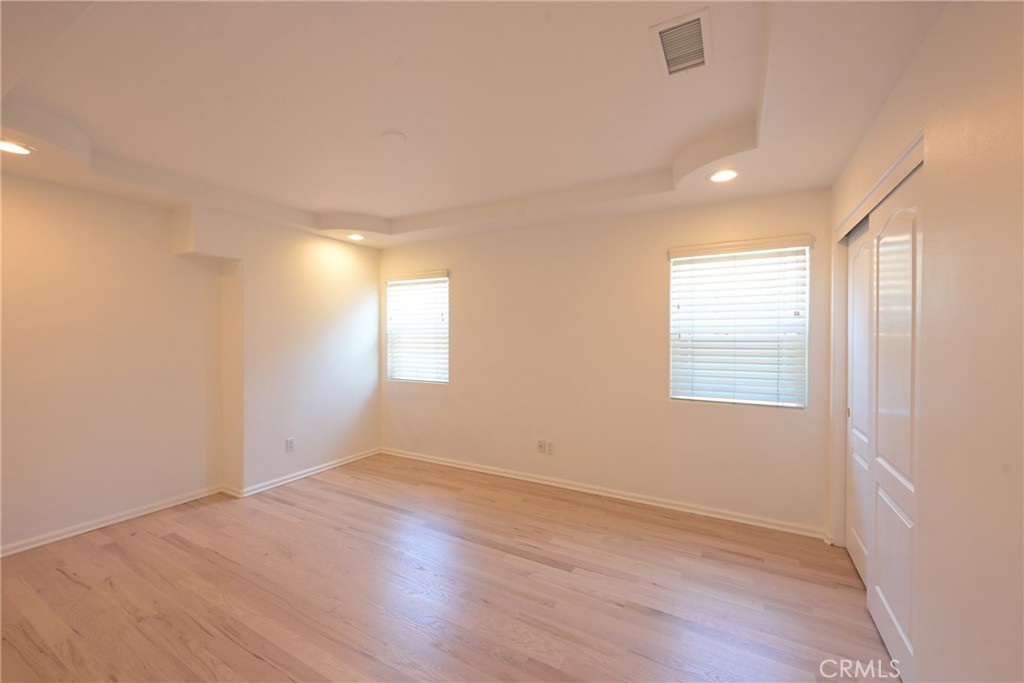 9457 Gotham Property Photo 22