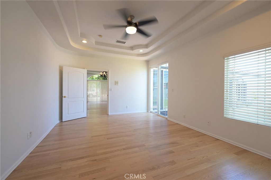 9457 Gotham Property Photo 27