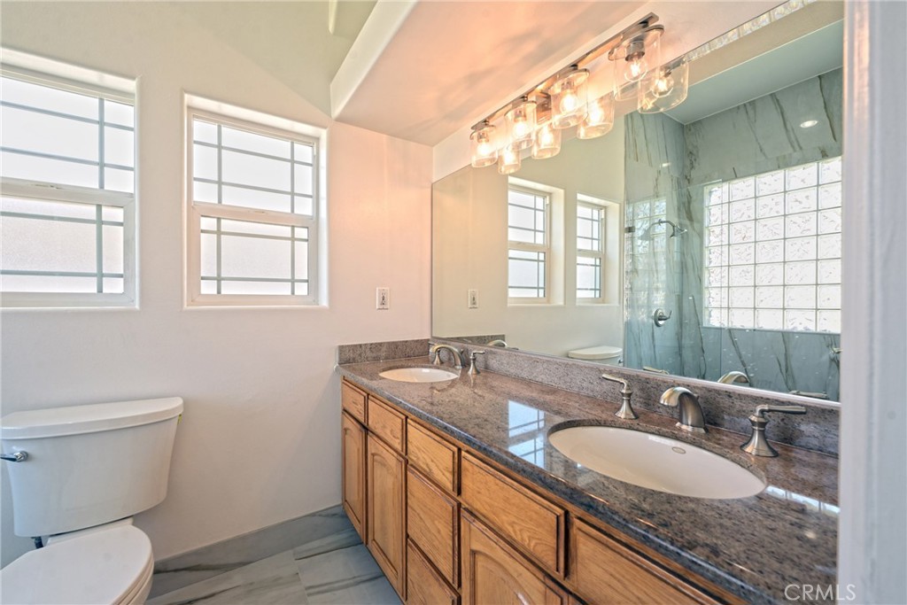 9457 Gotham Property Photo 31
