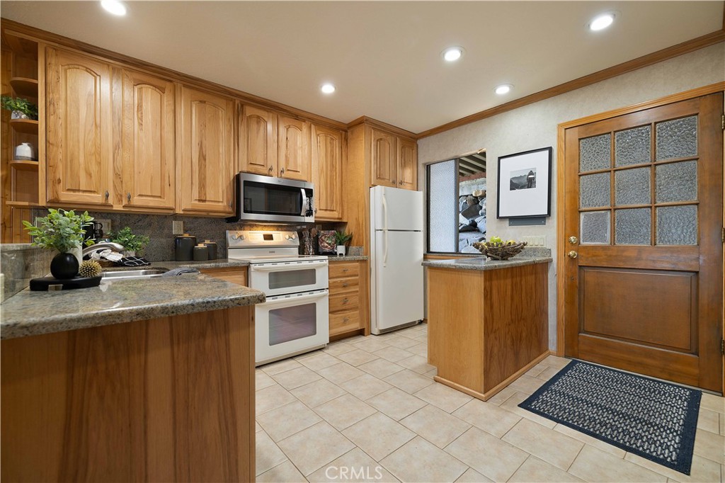 7600 N Lake Boulevard 34 Property Photo 8